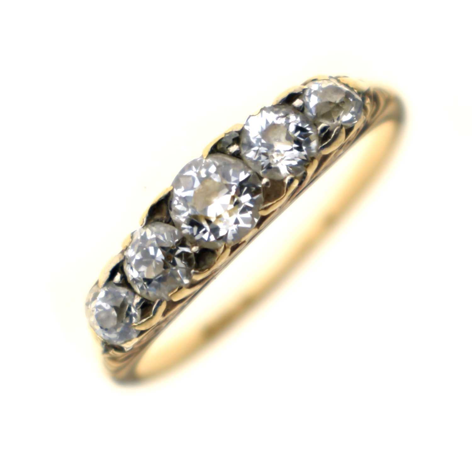 Lot 9 - Early 20th century diamond unmarked yellow metal 5-stone ring