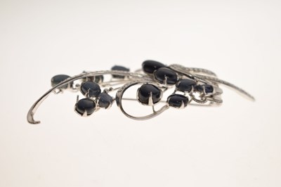 Lot 39 - Star sapphire 18k white gold spray brooch