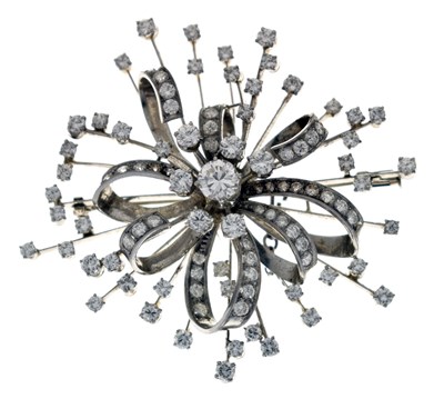 Lot 37 - Early-mid 20th century diamond platinum sunburst brooch