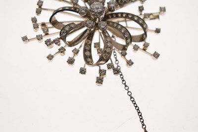 Lot 37 - Early-mid 20th century diamond platinum sunburst brooch