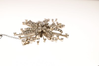 Lot 37 - Early-mid 20th century diamond platinum sunburst brooch