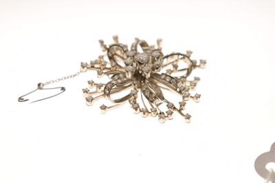 Lot 37 - Early-mid 20th century diamond platinum sunburst brooch