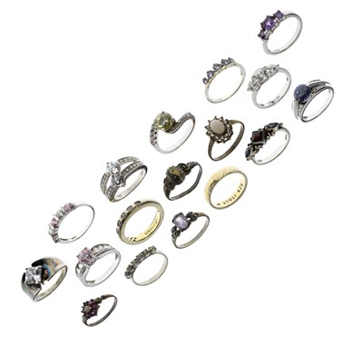 Lot 36 - Seventeen assorted silver and white metal dress rings