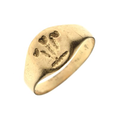 Lot 45 - 9ct Welsh gold signet ring
