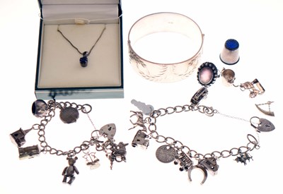 Lot 140 - Collection of silver jewellery