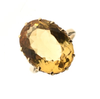 Lot 30 - Vintage citrine 9ct gold dress ring