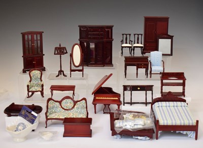 Lot 533 - Collection of modern dolls house furniture