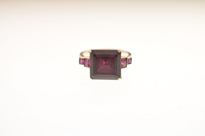 Lot 28 - Rubellite tourmaline and ruby unmarked yellow metal ring