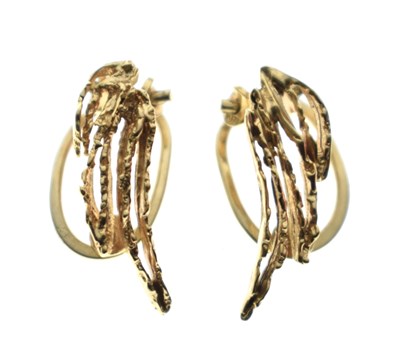 Lot 122 - 9ct gold 'feather' clip on earrings