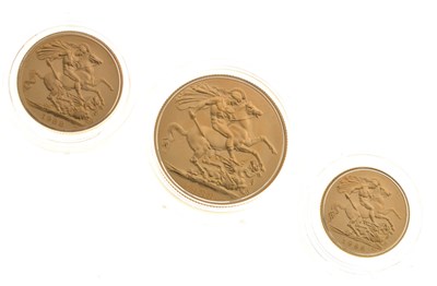Lot 268 - Elizabeth II gold proof sovereign three-coin set, 1988