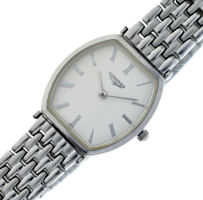 Lot 180 - Longines - Lady's La Grande Classique stainless steel bracelet watch, ref. LA 635 2