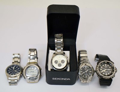 Lot 193 - Seiko - Kinetic Auto Relay stainless steel bracelet watch, ref. 5J22-0A50