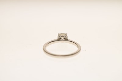 Lot 3 - Diamond solitaire platinum ring