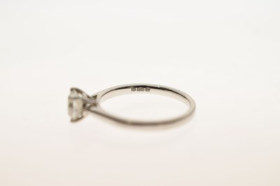 Lot 3 - Diamond solitaire platinum ring
