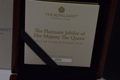 Lot 186 - Elizabeth II gold proof £5 coin, 2022, commemorating the Platinum Jubilee