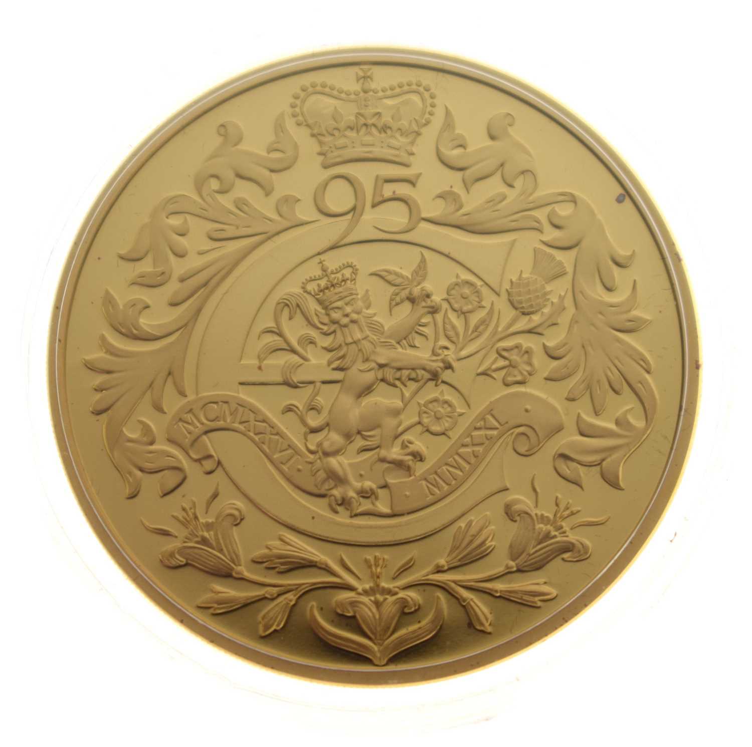 Lot 185 - Jersey - Elizabeth II gold £5 coin, 2021