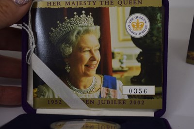 Lot 181 - Elizabeth II gold £5 coin, 2002
