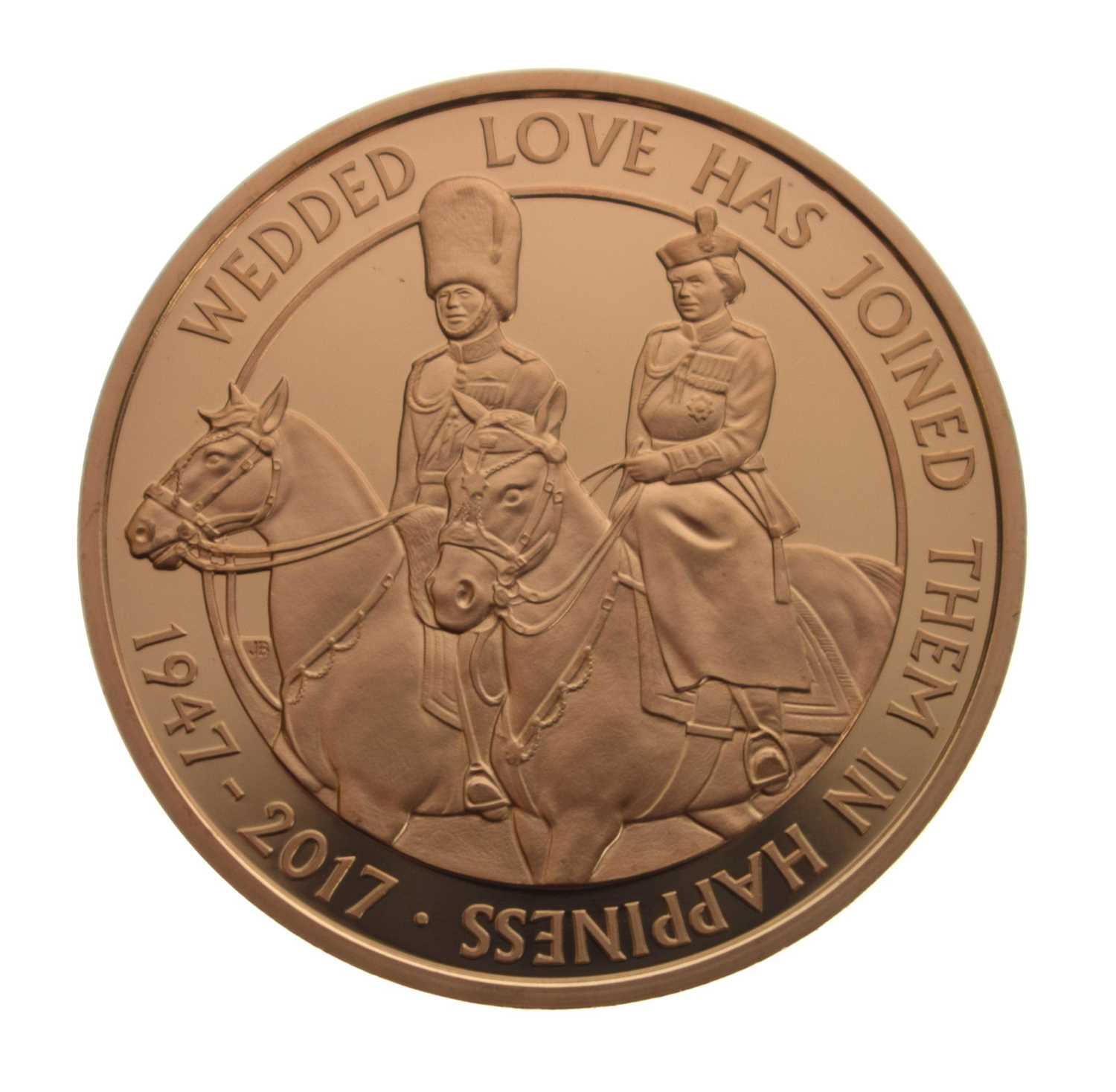 Lot 193 - Elizabeth II gold proof £5 coin, 2017, commemorating the platinum wedding anniversary