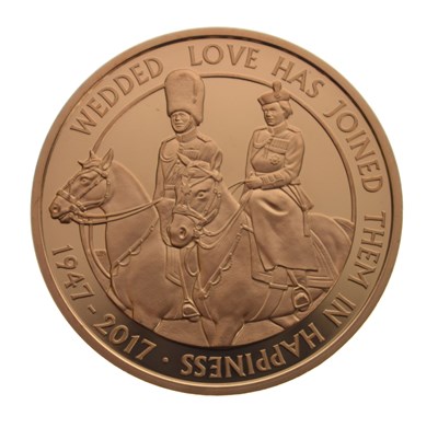 Lot 193 - Elizabeth II gold proof £5 coin, 2017, commemorating the platinum wedding anniversary