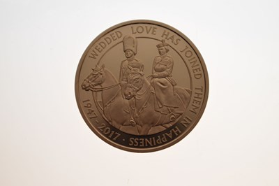 Lot 193 - Elizabeth II gold proof £5 coin, 2017, commemorating the platinum wedding anniversary