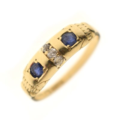 Lot 22 - Late Victorian/Edwardian sapphire and diamond 18ct gold ring