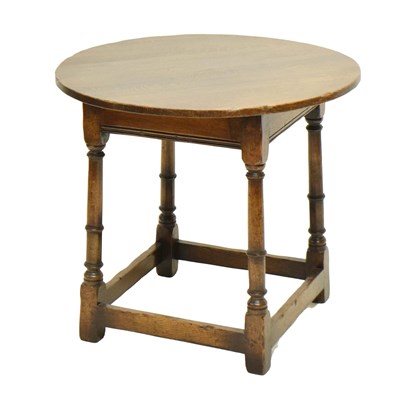 Lot 815 - Reproduction oak occasional table