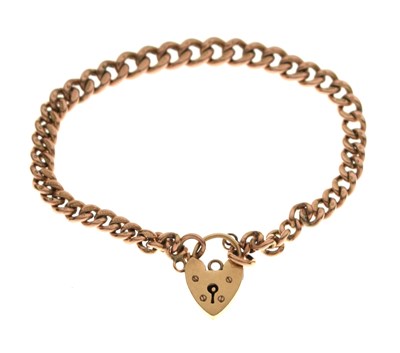 Lot 108 - 9ct gold graduated curb link bracelet