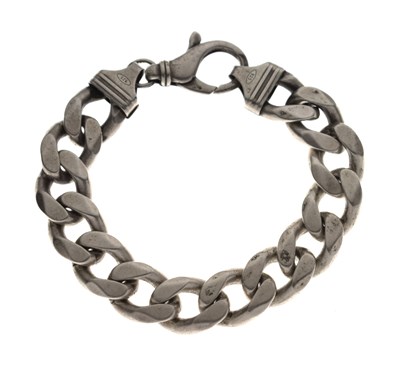 Lot 132 - Heavy curb link silver bracelet