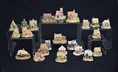 Lot 373 - Lilliput Lane - Collection of small models