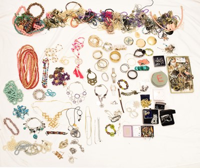 Lot 164 - Large quantity of costume jewellery, etc
