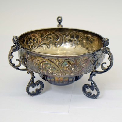 Lot 250 - Late Victorian silver bowl
