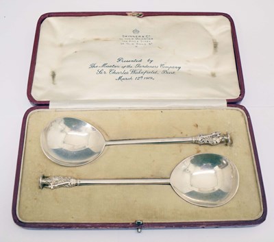 Lot 212 - Pair of George V silver seal top apostle spoons