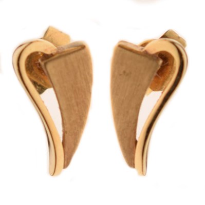 Lot 131 - 18ct yellow gold stud earrings