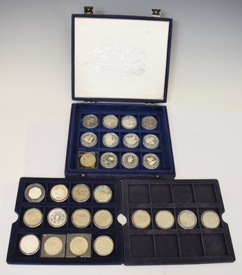 Lot 410 - Collection of commemorative coins and medallions