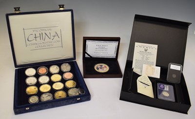 Lot 391 - Collection of GB and World commemorative coins and medallions, etc