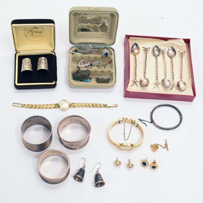 Lot 173 - Collection of silver jewellery, silver napkin rings, coffee spoons, etc