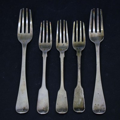 Lot 278 - Five silver Fiddle pattern dessert forks