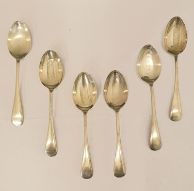 Lot 297 - Set of six Edward VII silver Old English pattern dessert spoons