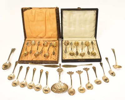 Lot 292 - Collection of silver teaspoons, etc