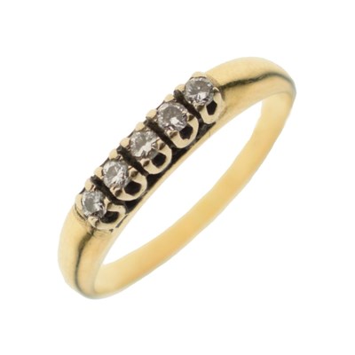 Lot 11 - Yellow metal and five stone diamond ring
