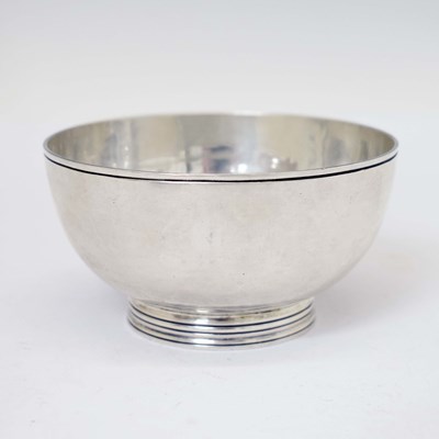 Lot 212 - George V silver footed bowl
