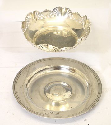 Lot 254 - George V silver dish with pierced decoration