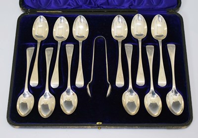 Lot 286 - Edward VII cased set of twelve silver teaspoons and pair of sugar tongs