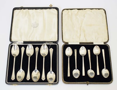 Lot 287 - Two cased sets of silver teaspoons