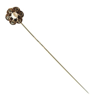 Lot 163 - Pearl and diamond set stick pin, and claw set single diamond