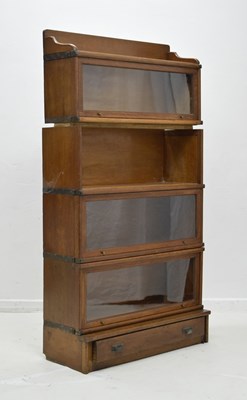 Lot 726 - Globe Wernicke-style oak modular bookcase