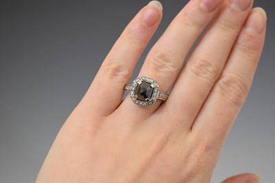 Lot 16 - Black diamond white metal cluster ring