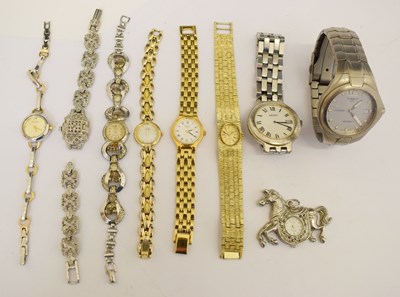 Lot 205 - Seiko - Stainless steel bracelet watch, ref. V739-OA40