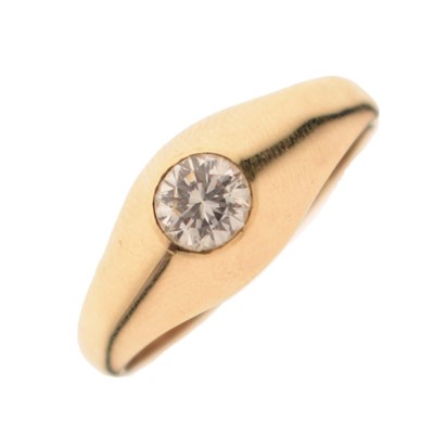 Lot 4 - 9ct gold single stone dress ring