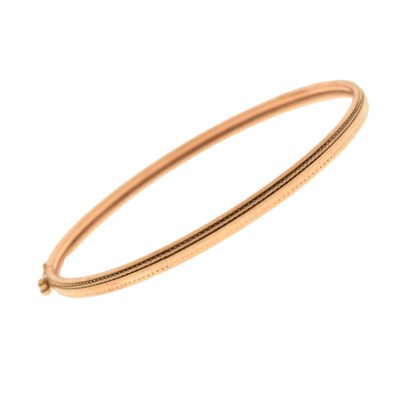 Lot 116 - 9ct gold bangle